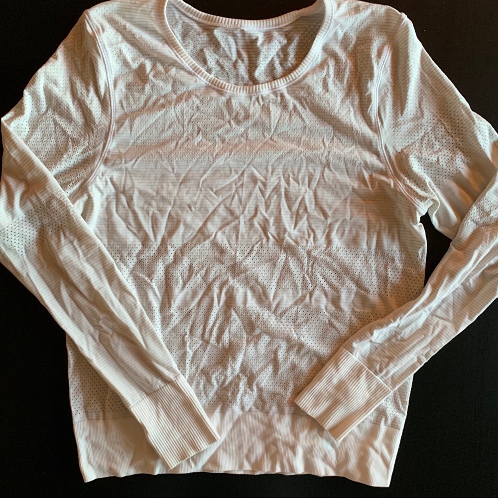 Lululemon workout top